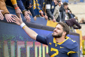 WVU quarterback Jarret Doege, wide receiver Winston Wright to enter transfer portal